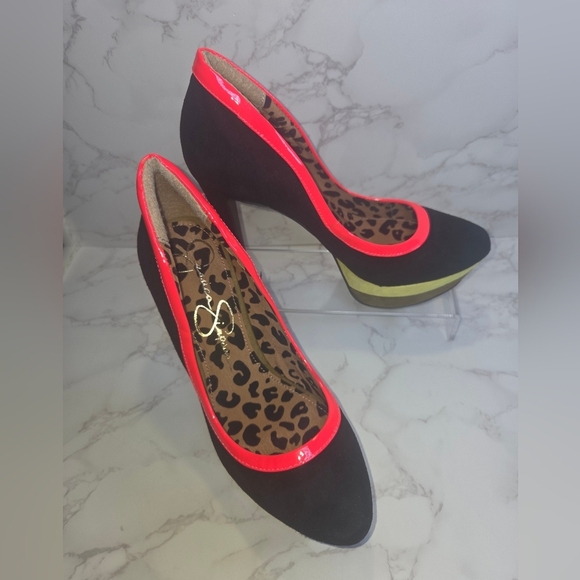 Shoes - Black Pumps with Neon Pink Trim by